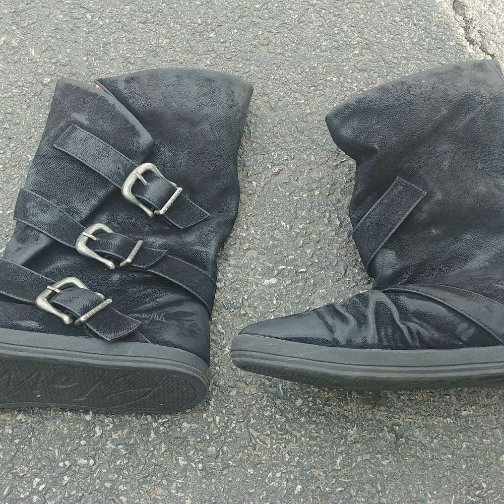 Black botties 9.5 blowfish